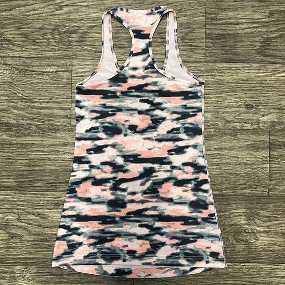 Lululemon Barely Pink Camo Racerback Tank size 4 - Picture 4 of 7